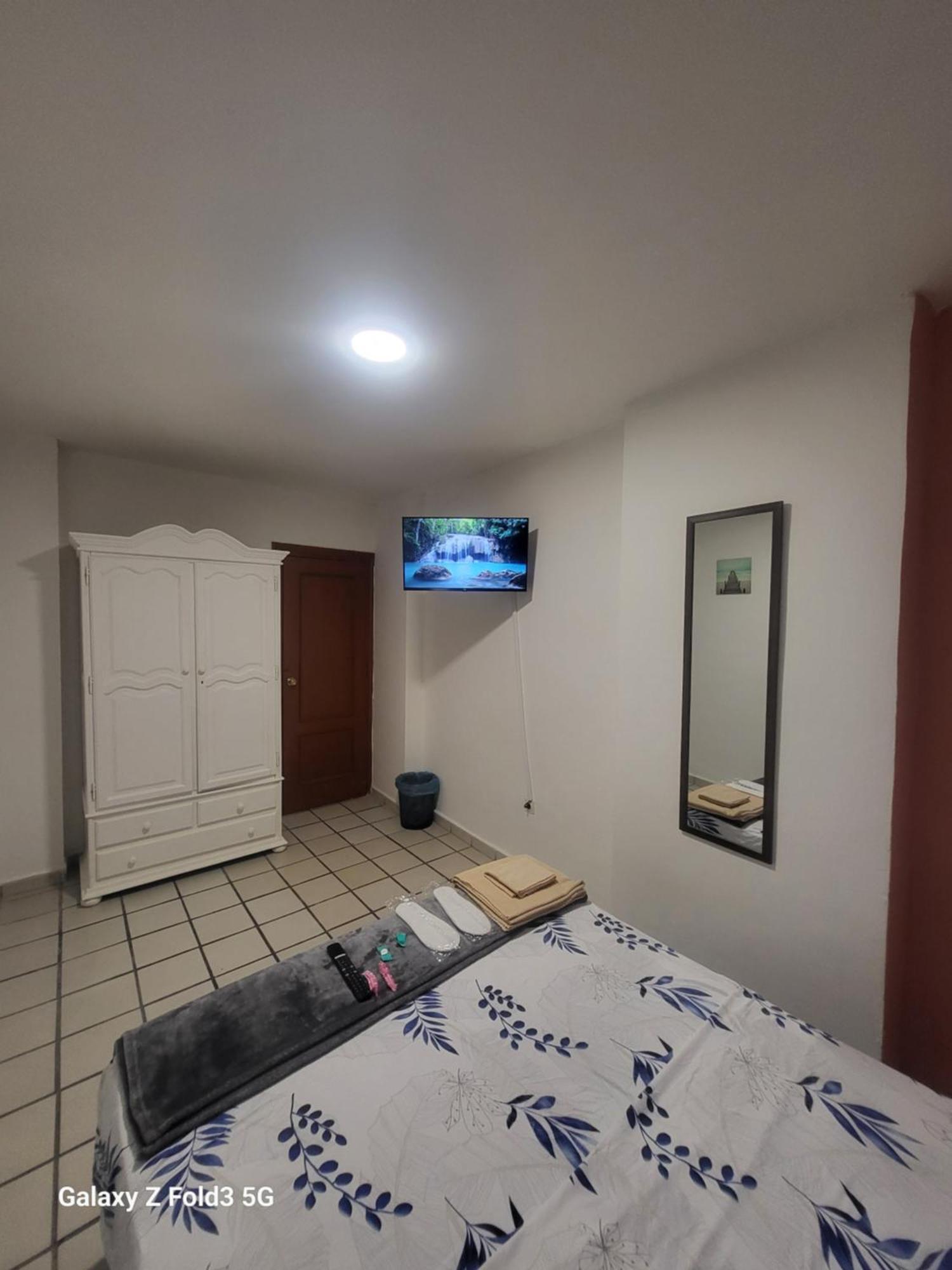 Habitacion Muy Centrica. Granada Eksteriør billede